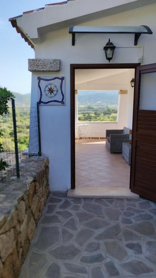Casa L'Ulivariu Affittacamere San Teodoro  Exteriör bild