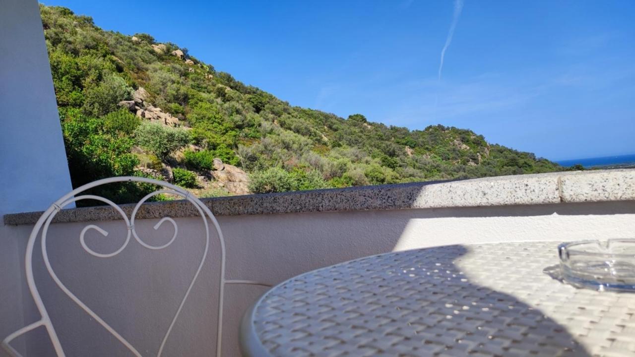 Casa L'Ulivariu Affittacamere San Teodoro  Exteriör bild