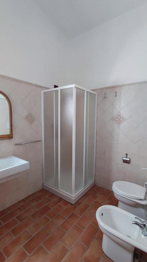 Casa L'Ulivariu Affittacamere San Teodoro  Exteriör bild