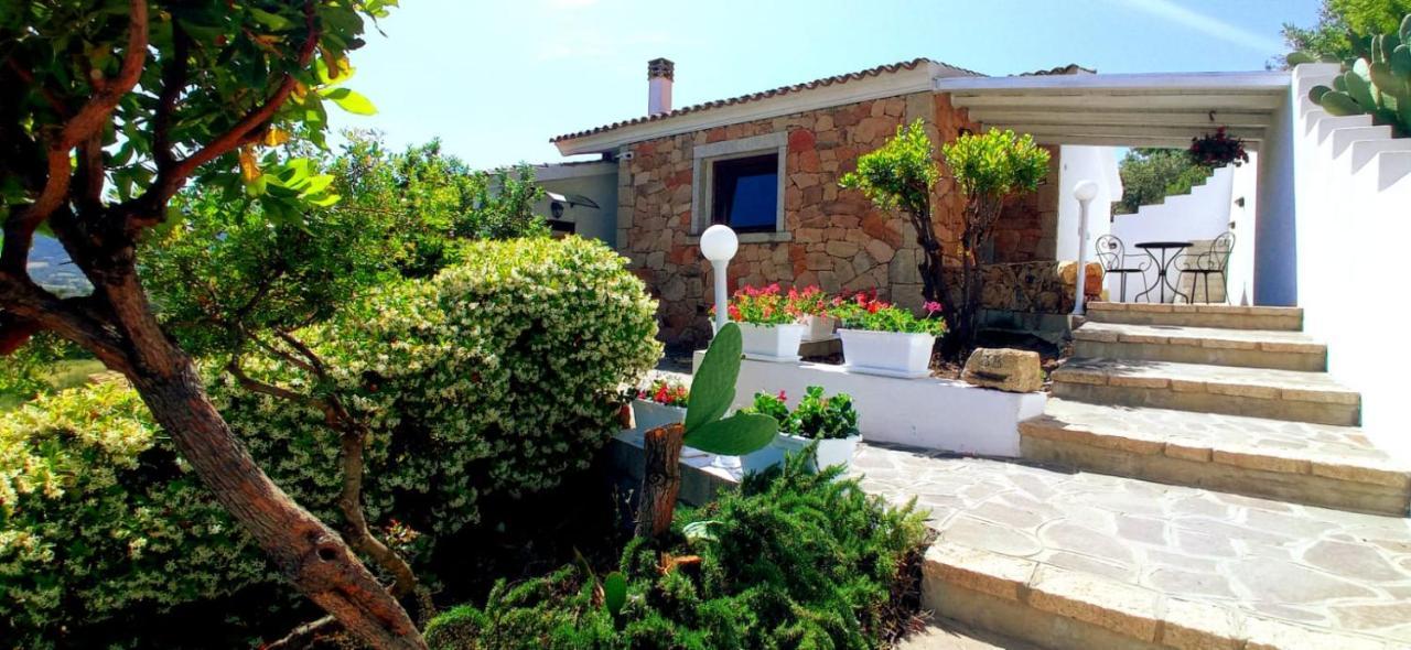 Casa L'Ulivariu Affittacamere San Teodoro  Exteriör bild