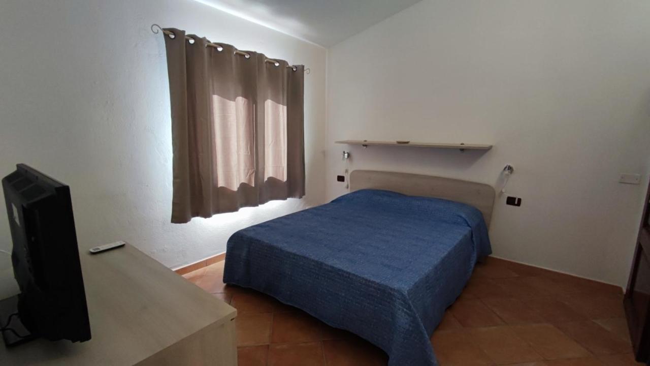Casa L'Ulivariu Affittacamere San Teodoro  Exteriör bild