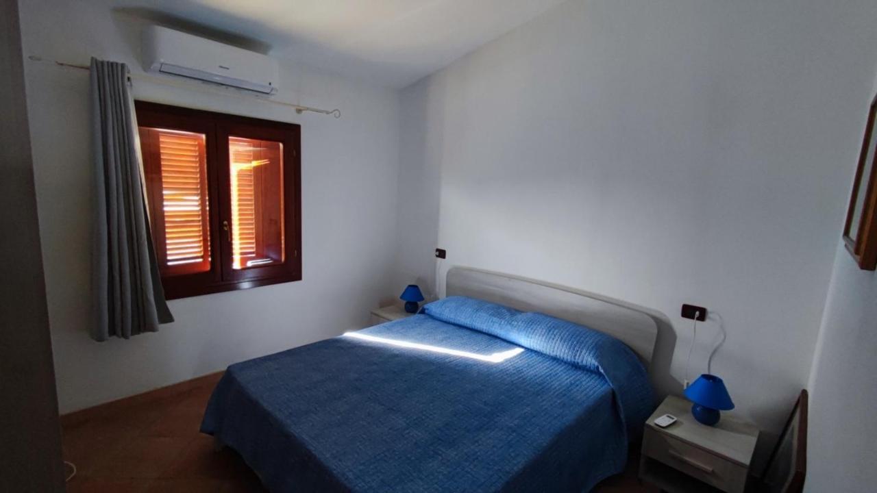 Casa L'Ulivariu Affittacamere San Teodoro  Exteriör bild